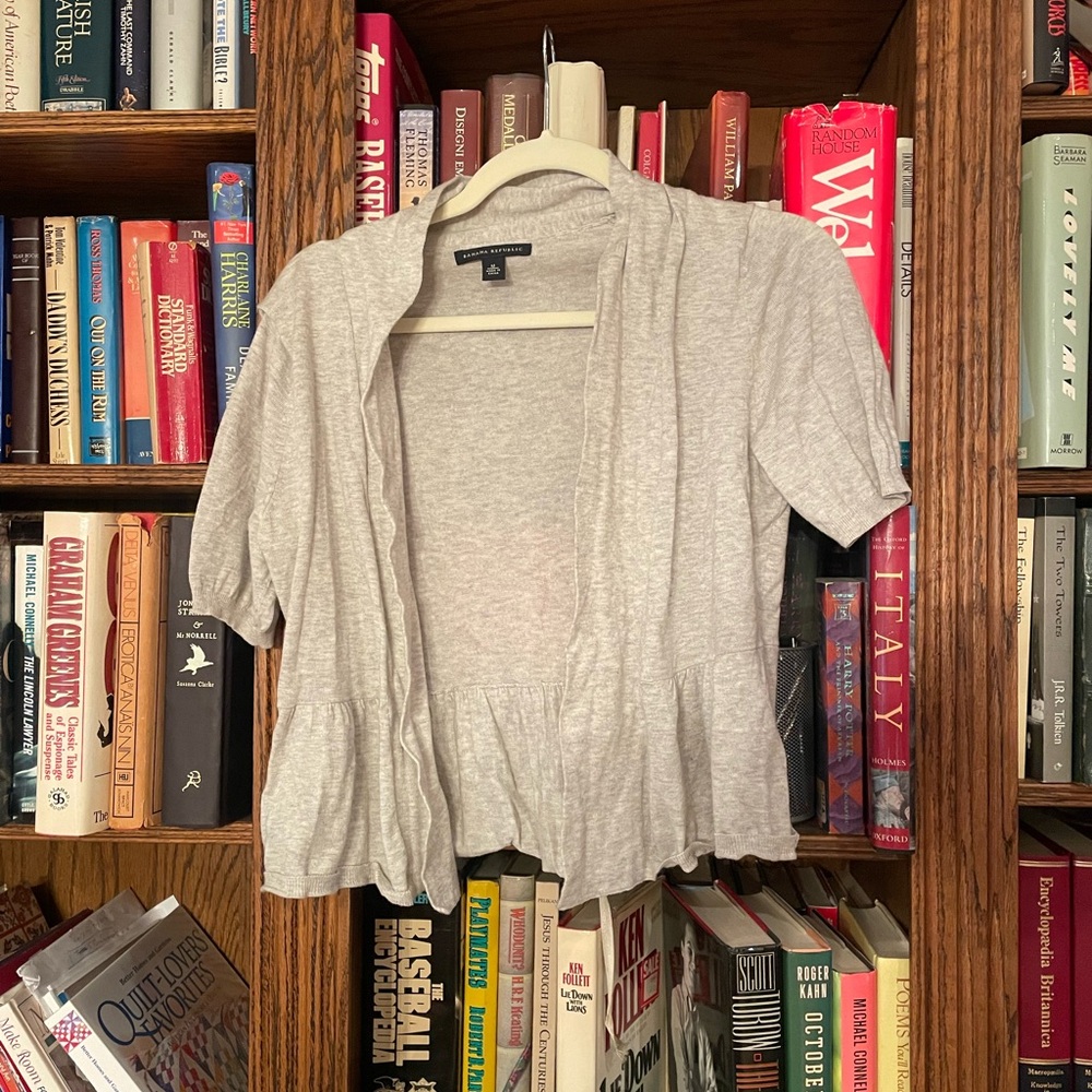 Banana Republic Gray Cropped sweater